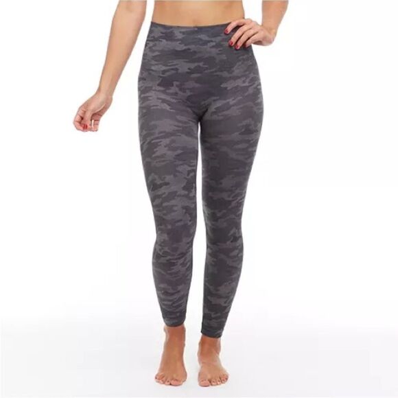 Spanx Look At Me Now High Waisted Seamless Slimming Shaping Leggings Medium - Picture 1 of 7